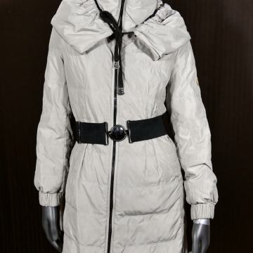 Jakna MONCLER s perjem, vrhunska dizajnerska jakna,Vel.2(S) odlična