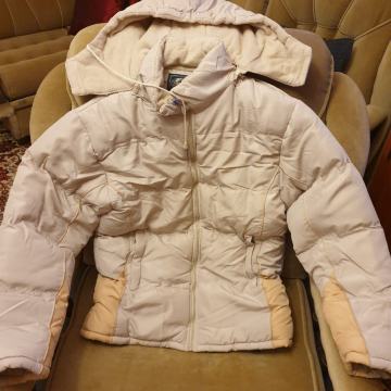 JAKNA ŽENSKA, ŠTEPANA,  S KAPULJAČOM, NOVA, VEL 44 CIJENA 15€