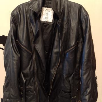 Jane kožna jakna vel.M kvalitetna i ugodna
