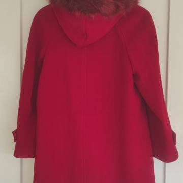 Kaput crveni s kapuljačom