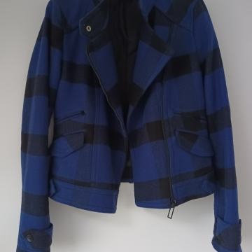 Karirana kratka jakna 38