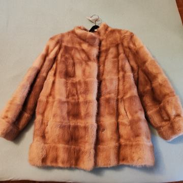 Kratka bundica od nerca