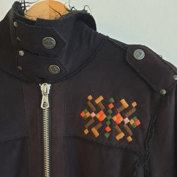 Killer Loop kratka postavljena crna jakna / 36