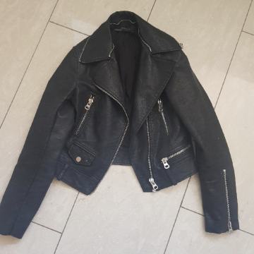 Kožna jakna sa cifovima - Zara