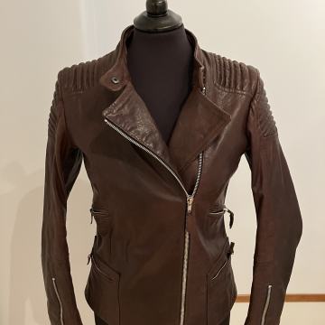 Kožna jakna, tamno smeđa, vel. 36-38