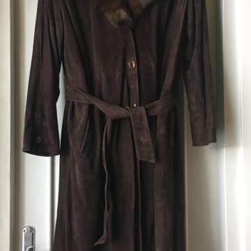 Kožni kaput s nerc krznom