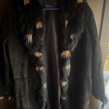 Kožni kaput od prave kože i krzna