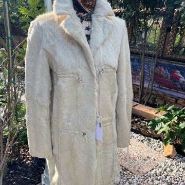 NOVO Krzneni kaput od janjeće kože proizvedeno u Italiji