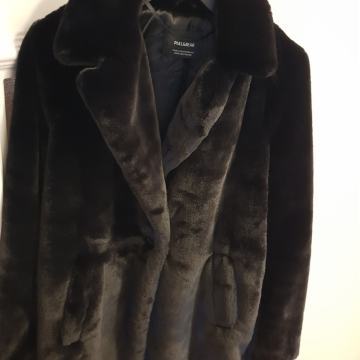 Novi krzneni kaput Pull&Bear