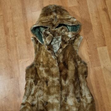 KRZNENI PRSLUK S KAPULJACOM BUNDA vel 42 / 44