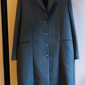 Kvalitetan prijelazni kaput rađen po mjeri