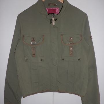 LAGANA ŽENSKA JAKNA 36 / 38 S