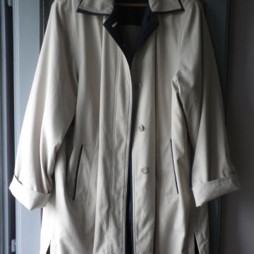 LAGANA ŽENSKA JAKNA / KAPUT 46 - 48 XL