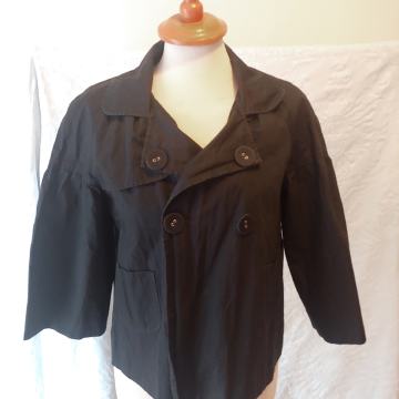 Lagana elegantna ženska jakna vel. 38
