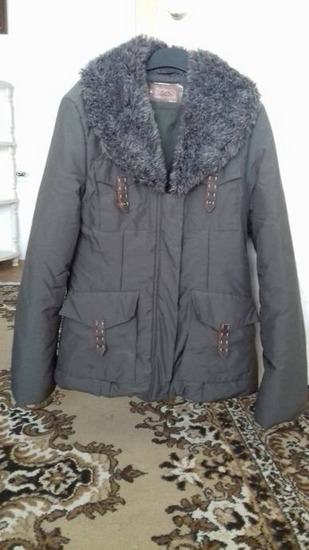 Maslinasta jakna s macom