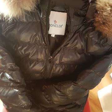 MONCLER  JAKNA SA KRZNOM - L  -AKCIJA!!