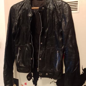 Mustang br. 38 kožna kvalitetna udobna jakna