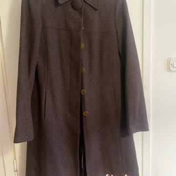 NAF NAF zenski kaput velicine 38