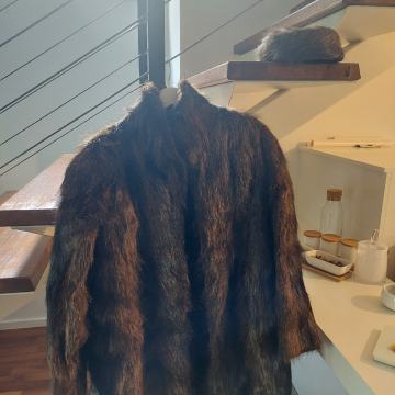 NOVO, pravo krzno! TOP! Nenošena bunda i tokica