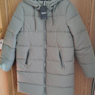 Only nova jakna veličina.M