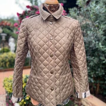 Originalna Burberry prošivena jakna nova