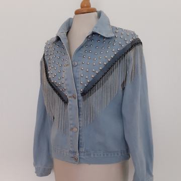 Papillonne traper jakna s resama i zakovicama