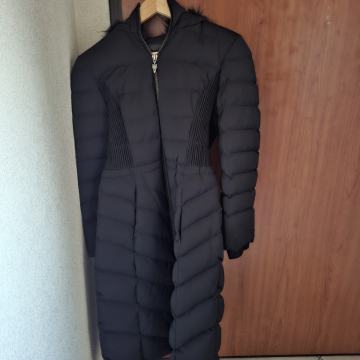 Pernata ženska jakna Guess