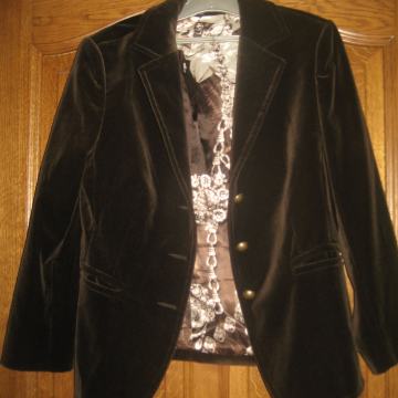 PLIŠANI SMEĐI SAKO VEL.40