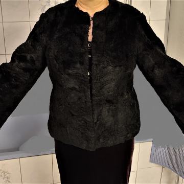 POVOLJNO PRODAJEM JAKNU