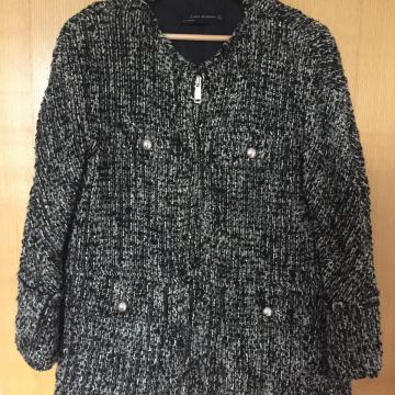 Prekrasan ZARA vuneni kaputić, S/M