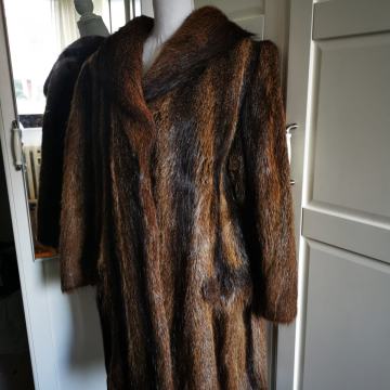 Prodaje se bunda od nutrie