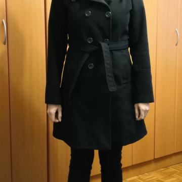 Prodajem crni ženski kaput - SAMO 10€!!!