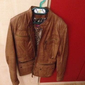 Prodajem smeđu jaknu od prave kože, 36!