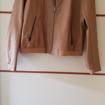 PRODAJEM JAKNU ZARA VEL. XL