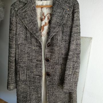 Prodajem kaput Guess