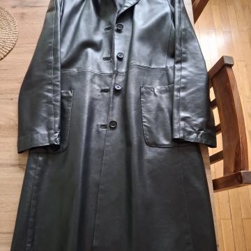 Prodajem kožnati ženski kaput, vel M