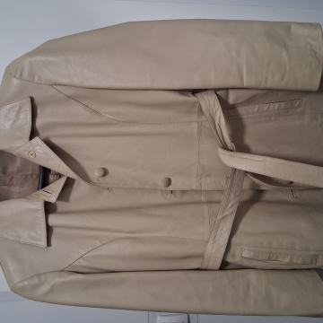 Prodajem kožni  baloner/tanji kaput