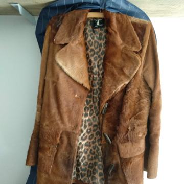 Prodajem krznenu jaknu