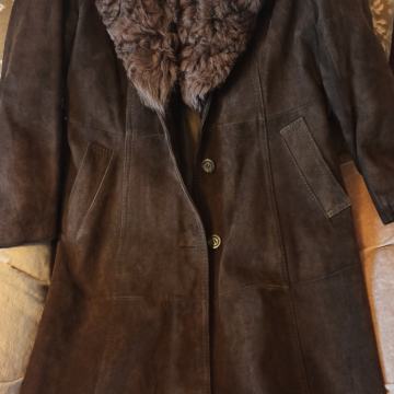 Prodajem ženski kaput / bunda od antilopa