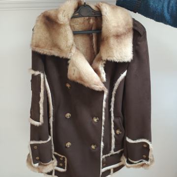 Prodajem žensku jaknu i bundu