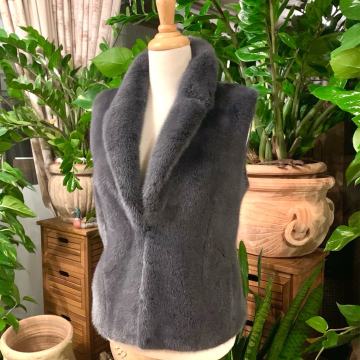 Prsluk bunda od pravog krzna nerca. Novo! Made on Italy.