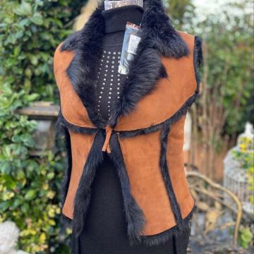 Novo! Prsluk od janjeće kože, pravo krzno/koža