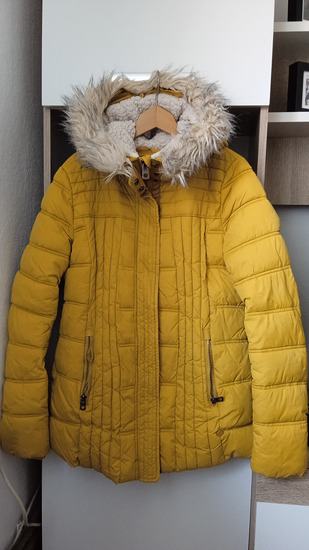 Pull&Bear topla jakna, žute boje