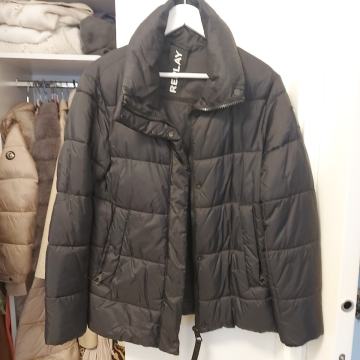 Replay crna jakna, nova  nikad nosena S velicina s etiketom