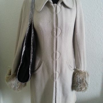 Bež kaput krzno 38 SISLEY