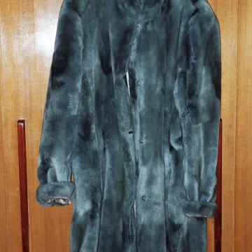 Siva bunda od umjetnog krzna