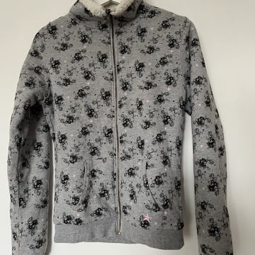 Siva zip mucava jakna, majica vl.S /TOTALNA ČISTKA