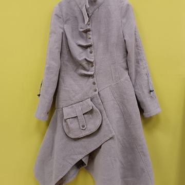 Sivi neobičan kaput