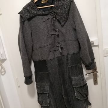 SIVI UNIKATNI RECIKLIRANI KAPUT