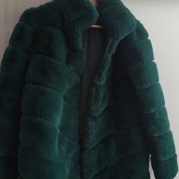 JESENSKA RASPRODAJA- Smaragdno zelena bundica-SNIŽENOO!Praznim ormar!